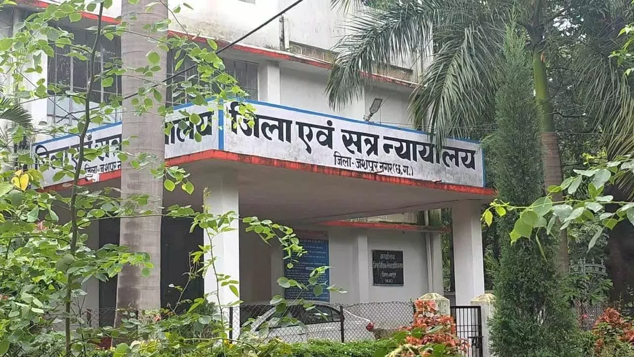 4 गांजा तस्करों को 10-10 साल की सजा पड़ी, लाखों रुपए अर्थदंड भी लगाया गया 4 गांजा तस्करों को 10-10 साल की सजा पड़ी, लाखों रुपए अर्थदंड भी लगाया गया