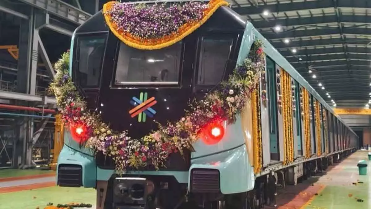 Mumbai Metro : आरे JVLR स्टेशन के पास मामूली तकनीकी खराबी के कारण सेवाएं कुछ देर के लिए रुकी Mumbai Metro : आरे JVLR स्टेशन के पास मामूली तकनीकी खराबी के कारण सेवाएं कुछ देर के लिए रुकी