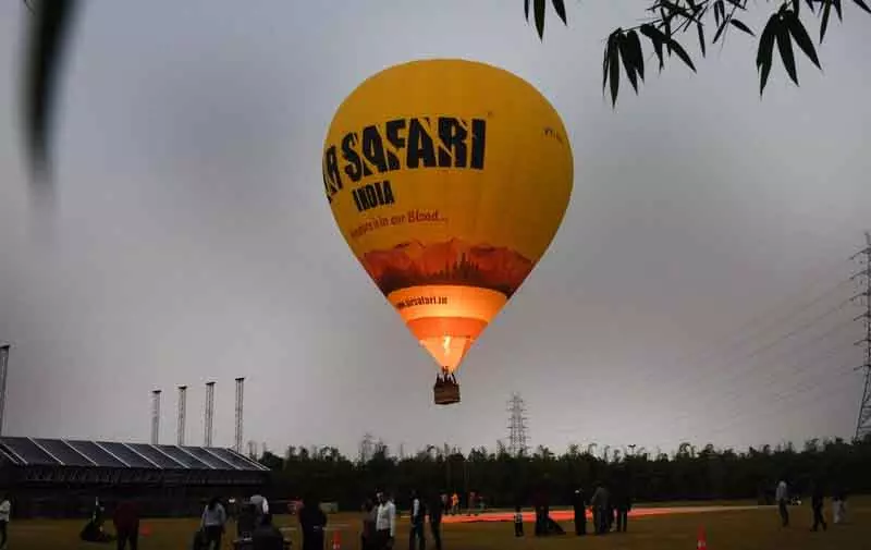 Delhi बांसेरा पार्क में पहली हॉट एयर बैलून राइड शुरू हुई Delhi बांसेरा पार्क में पहली हॉट एयर बैलून राइड शुरू हुई