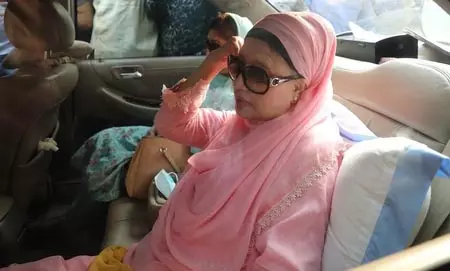 खालिदा जिया को इलाज के लिए भेजा जा सकता है विदेश, डॉक्टर बोले-यात्रा के लिए अभी फिट नहीं खालिदा जिया को इलाज के लिए भेजा जा सकता है विदेश, डॉक्टर बोले-यात्रा के लिए अभी फिट नहीं