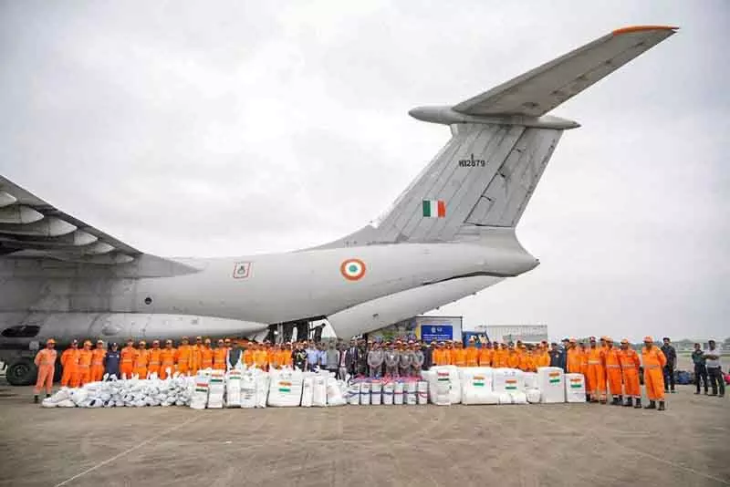 भारत ने Sri Lanka को 27 टन सहायता और NDRF की टीम भेजी भारत ने Sri Lanka को 27 टन सहायता और NDRF की टीम भेजी
