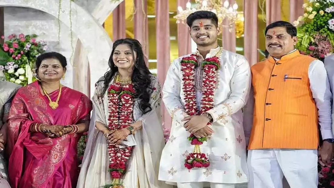 सामूहिक विवाह समारोह में 21 जोड़ों के साथ CM के बेटे भी शामिल होंगे सामूहिक विवाह समारोह में 21 जोड़ों के साथ CM के बेटे भी शामिल होंगे