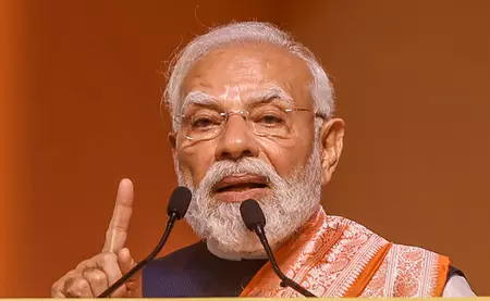 द्वितीय विश्व युद्ध से गीता महोत्सव तक: मन की बात में पीएम मोदी ने देश की शांति-करुणा परंपरा को किया याद द्वितीय विश्व युद्ध से गीता महोत्सव तक: मन की बात में पीएम मोदी ने देश की शांति-करुणा परंपरा को किया याद