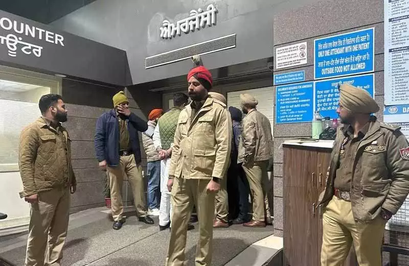 Ludhiana में शादी में फायरिंग और दो गैंग के बीच झड़प में 2 लोगों की मौत, 1 घायल Ludhiana में शादी में फायरिंग और दो गैंग के बीच झड़प में 2 लोगों की मौत, 1 घायल