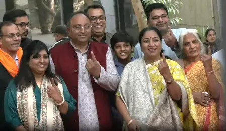 दिल्ली एमसीडी उपचुनाव: मुख्यमंत्री रेखा गुप्ता ने किया मतदान, भाजपा का दावा- सभी 12 सीटें जीतेंगे दिल्ली एमसीडी उपचुनाव: मुख्यमंत्री रेखा गुप्ता ने किया मतदान, भाजपा का दावा- सभी 12 सीटें जीतेंगे
