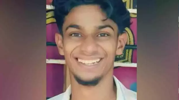 Kerala: बाइक मरम्मत के दौरान आग, 22 वर्षीय युवक फारिस झुलसकर मरा Kerala: बाइक मरम्मत के दौरान आग, 22 वर्षीय युवक फारिस झुलसकर मरा