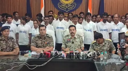 65 लाख के 27 इनामी सहित 37 नक्सलियों ने किया आत्मसमर्पण, VIDEO 65 लाख के 27 इनामी सहित 37 नक्सलियों ने किया आत्मसमर्पण, VIDEO
