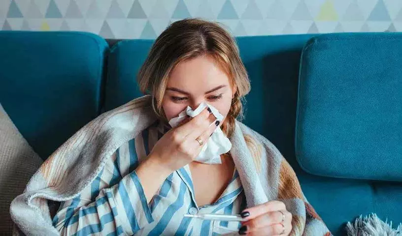 क्या आपको बहुत ज़्यादा सर्दी-ज़ुकाम है? तो ये home tips अपनाएं..! क्या आपको बहुत ज़्यादा सर्दी-ज़ुकाम है? तो ये home tips अपनाएं..!