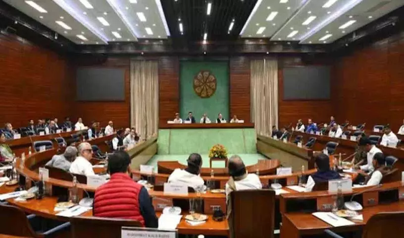 Parliament के शीतकालीन सत्र से पहले सरकार ने सर्वदलीय बैठक की Parliament के शीतकालीन सत्र से पहले सरकार ने सर्वदलीय बैठक की