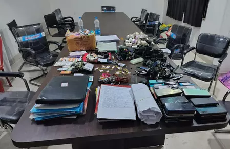 कांस्टेबल भर्ती परीक्षा में फर्जीवाड़ा की साजिश करने वाले गैंग का भंडाफोड़, 22 लोग हिरासत में कांस्टेबल भर्ती परीक्षा में फर्जीवाड़ा की साजिश करने वाले गैंग का भंडाफोड़, 22 लोग हिरासत में