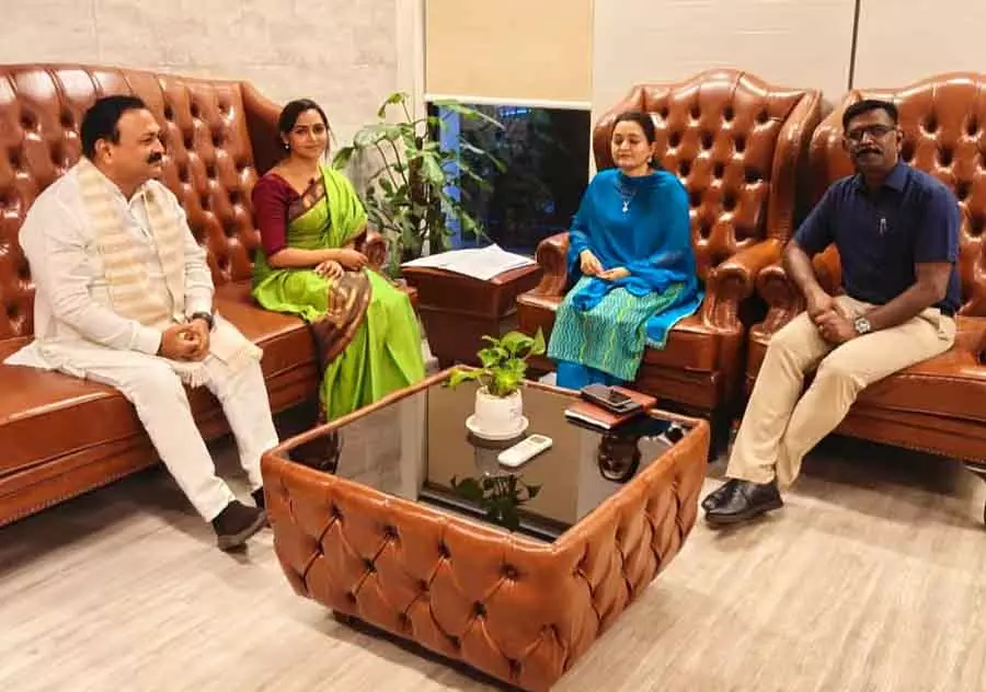 मिलिट्री की ज़मीन कॉर्पोरेशन को सौंपें: MLA महेश तेंगिनाकाई मिलिट्री की ज़मीन कॉर्पोरेशन को सौंपें: MLA महेश तेंगिनाकाई