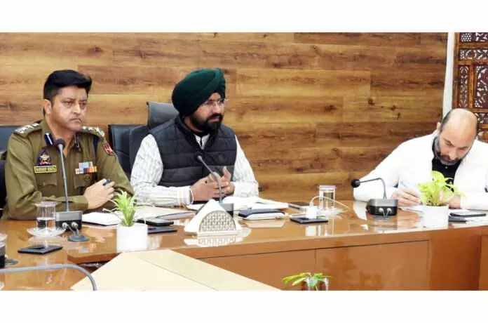 DM ने डोडा में कानून-व्यवस्था की स्थिति की समीक्षा की DM ने डोडा में कानून-व्यवस्था की स्थिति की समीक्षा की