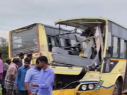 Tirupattur के पास दो बसों की आमने-सामने टक्कर में सात लोगों की मौत Tirupattur के पास दो बसों की आमने-सामने टक्कर में सात लोगों की मौत