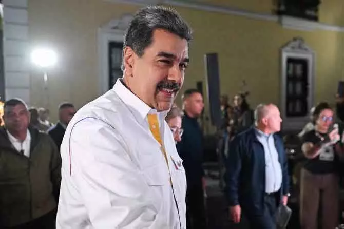 Maduro का इंग्लिश प्रेम और ‘नो वॉर, यस पीस’ का नया राजनीतिक संदेश Maduro का इंग्लिश प्रेम और ‘नो वॉर, यस पीस’ का नया राजनीतिक संदेश