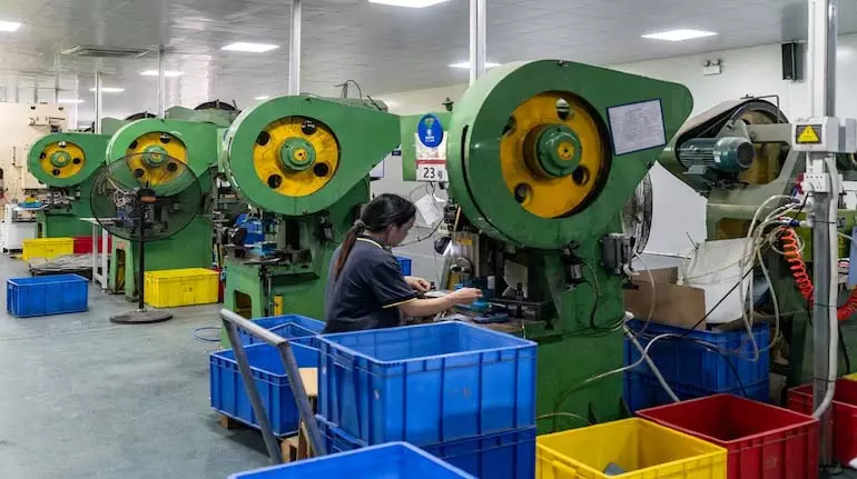China में फैक्ट्री एक्टिविटी में रिकॉर्ड सबसे लंबे समय तक गिरावट China में फैक्ट्री एक्टिविटी में रिकॉर्ड सबसे लंबे समय तक गिरावट
