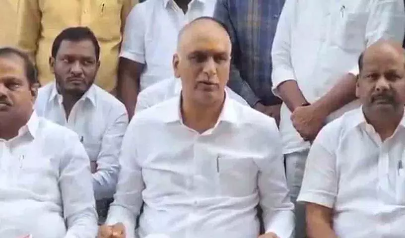 Narayankhed नारायणखेड़ दौरे में विधायक हरीश राव ने कांग्रेस सरकार पर निशाना साधा Narayankhed नारायणखेड़ दौरे में विधायक हरीश राव ने कांग्रेस सरकार पर निशाना साधा