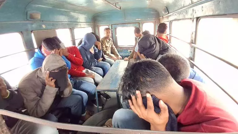 Police Constable परीक्षा से पहले बर्दवान में एक बड़ा गिरोह गिरफ्तार Police Constable परीक्षा से पहले बर्दवान में एक बड़ा गिरोह गिरफ्तार