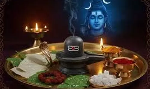 Somvar Puja Vidhi: सोमवार को भगवान शिव को कैसे करें प्रसन्न, जानें सही पूजा विधि और मंत्र