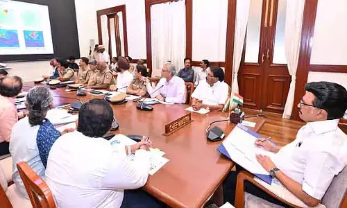 Chennai में 215 राहत केंद्र: एक लाख दूध पाउडर, खाने का सामान तैयार Chennai में 215 राहत केंद्र: एक लाख दूध पाउडर, खाने का सामान तैयार