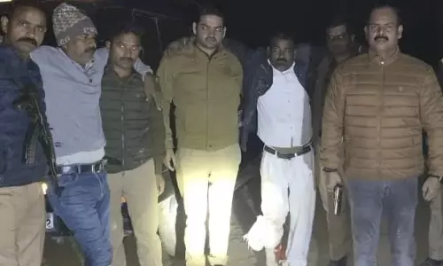 Kaushambi: पुलिस और गोकशो की भिड़ंत, तीन आरोपी पकड़े गए Kaushambi: पुलिस और गोकशो की भिड़ंत, तीन आरोपी पकड़े गए