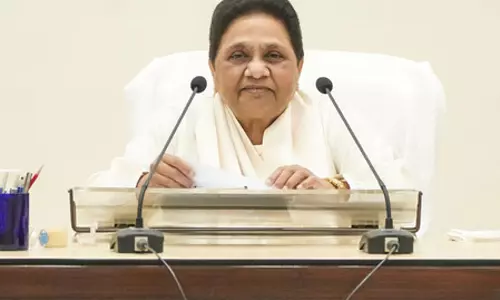 बीएलओ की दिक्कतों और आत्महत्या जैसी घटनाओं पर गंभीर संवाद की दरकार : मायावती बीएलओ की दिक्कतों और आत्महत्या जैसी घटनाओं पर गंभीर संवाद की दरकार : मायावती