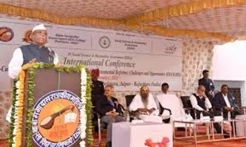 Jaipur: धौला चौतरा शहीद स्मारक पर राज्यपाल ने दी श्रद्धांजलि