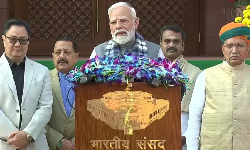 PM Modi ने संसद में कामकाजी माहौल की अहमियत बताई PM Modi ने संसद में कामकाजी माहौल की अहमियत बताई