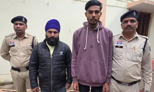 धर्मशाला के पास हेरोइन बेचते दो पैडलर गिरफ्तार, धमतरी पुलिस ने दबोचा