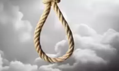 बुजुर्ग अकेला पड़ा पत्नी की मौत के बाद, झूल गया फंदे पर बुजुर्ग अकेला पड़ा पत्नी की मौत के बाद, झूल गया फंदे पर