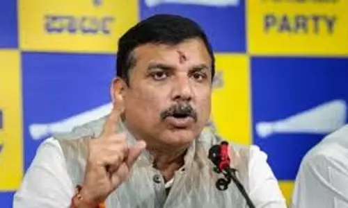 Prayagraj: विपक्ष ने SIR पर किया विरोध, संजय सिंह ने दिया कड़ा संदेश Prayagraj: विपक्ष ने SIR पर किया विरोध, संजय सिंह ने दिया कड़ा संदेश