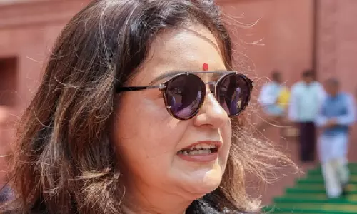 संसद में गतिरोध पर विपक्ष का वार: सरकार संवाद नहीं चाहती संसद में गतिरोध पर विपक्ष का वार: सरकार संवाद नहीं चाहती