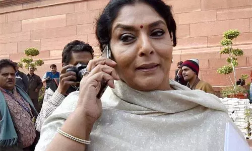 BIG BREAKING: संसद परिसर में नया विवाद, कांग्रेस सांसद अपना पालतू कुत्ता लेकर आईं