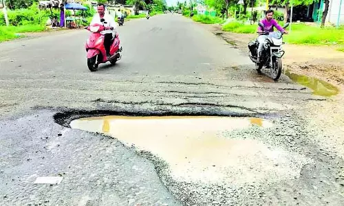 Gauribidanur : स्टेट हाईवे पर कई गड्ढे