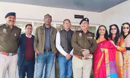 Hamirpur SP को रिटायरमेंट पर भावभीनी विदाई Hamirpur SP को रिटायरमेंट पर भावभीनी विदाई