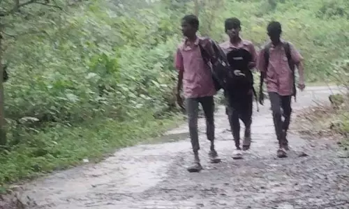 चक्रवात दितवाह के बाद Ponneri में समुद्र में तूफान, रुक-रुक कर बारिश चक्रवात दितवाह के बाद Ponneri में समुद्र में तूफान, रुक-रुक कर बारिश