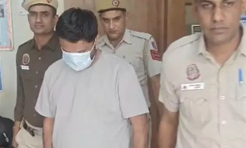 Delhi पुलिस ने इंटरस्टेट साइबर फ्रॉड सिंडिकेट का भंडाफोड़ किया Delhi पुलिस ने इंटरस्टेट साइबर फ्रॉड सिंडिकेट का भंडाफोड़ किया