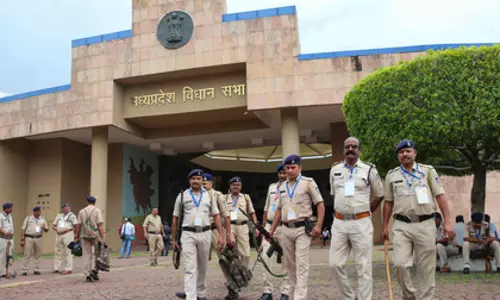 MP विधानसभा सत्र का आगाज़, छिंदवाड़ा मुद्दे पर विरोध तेज MP विधानसभा सत्र का आगाज़, छिंदवाड़ा मुद्दे पर विरोध तेज