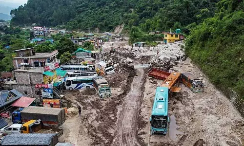 Himachal: अवैध निर्माण तेज़ी से बढ़ रहे हैं, खराब मॉनिटरिंग इसकी वजह है Himachal: अवैध निर्माण तेज़ी से बढ़ रहे हैं, खराब मॉनिटरिंग इसकी वजह है