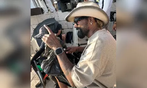 Remo DSouza ने ‘तू मेरी मैं तेरा’ गाने का बीटीएस दिखाया Remo DSouza ने ‘तू मेरी मैं तेरा’ गाने का बीटीएस दिखाया