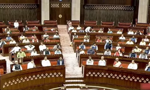 Srinagar: जम्मू-कश्मीर के तीन नए राज्यसभा सदस्य शपथ के साथ कार्यभार में जुटे Srinagar: जम्मू-कश्मीर के तीन नए राज्यसभा सदस्य शपथ के साथ कार्यभार में जुटे