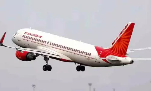 Dubai से हैदराबाद जा रही फ्लाइट में केबिन क्रू को परेशान करने के आरोप में केरल का इंजीनियर गिरफ्तार Dubai से हैदराबाद जा रही फ्लाइट में केबिन क्रू को परेशान करने के आरोप में केरल का इंजीनियर गिरफ्तार