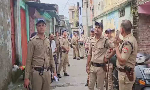 Haldwani: पुलिस ने बनभूलपुरा इलाके में सत्यापन के लिए किया बड़ा अभियान