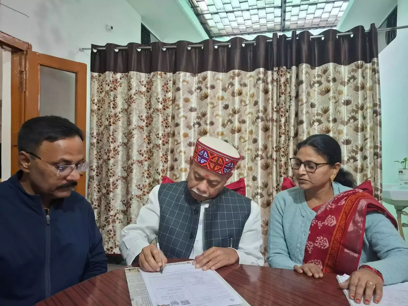 Shimla: गोरखपुर में मतदाता सूची परीक्षण अभियान में उच्चाधिकारियों की भागीदारी Shimla: गोरखपुर में मतदाता सूची परीक्षण अभियान में उच्चाधिकारियों की भागीदारी