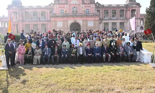 Jalandhar: लेफ्टिनेंट जनरल डीपी सिंह सैनिक स्कूल के एल्युमनाई रीयूनियन में शामिल हुए Jalandhar: लेफ्टिनेंट जनरल डीपी सिंह सैनिक स्कूल के एल्युमनाई रीयूनियन में शामिल हुए
