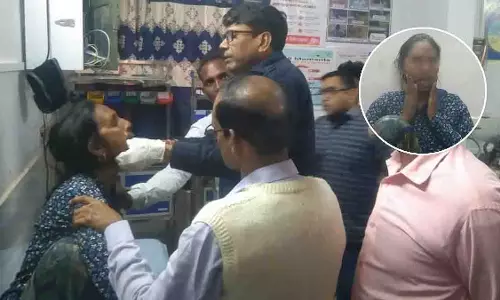 UP में गोलगप्पा खाते समय महिला का जबड़ा खिसक गया