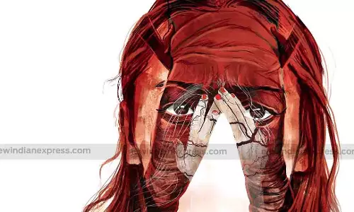 Mumbai क्राइम: बंदूक की धमकी पर महिला के साथ अभद्रता Mumbai क्राइम: बंदूक की धमकी पर महिला के साथ अभद्रता