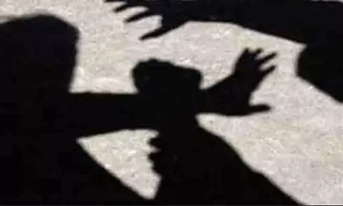 UP के देवरिया में युवक पर हमला, थूक चाटने के लिए मजबूर किया गया UP के देवरिया में युवक पर हमला, थूक चाटने के लिए मजबूर किया गया