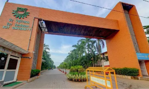 भुवनेश्वर में कंप्यूटर साइंस की पढ़ाई कर रहे रायगढ़ के छात्र की संदिग्ध मौत भुवनेश्वर में कंप्यूटर साइंस की पढ़ाई कर रहे रायगढ़ के छात्र की संदिग्ध मौत