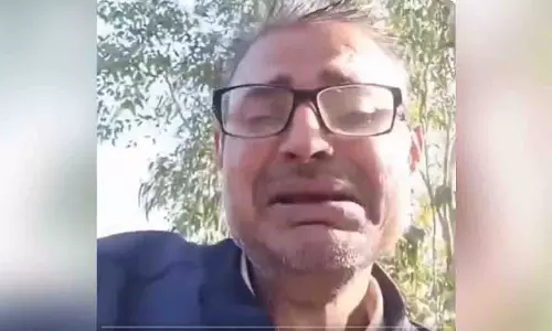 UP BLO ने दबाव में आकर अपनी आखिरी वीडियो में फूट-फूट कर रोया UP BLO ने दबाव में आकर अपनी आखिरी वीडियो में फूट-फूट कर रोया