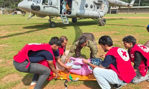 ऑपरेशन सागर बंधु: फर्स्ट रेस्पॉन्डर भारत ने श्रीलंका में राहत कार्य बढ़ाया ऑपरेशन सागर बंधु: फर्स्ट रेस्पॉन्डर भारत ने श्रीलंका में राहत कार्य बढ़ाया